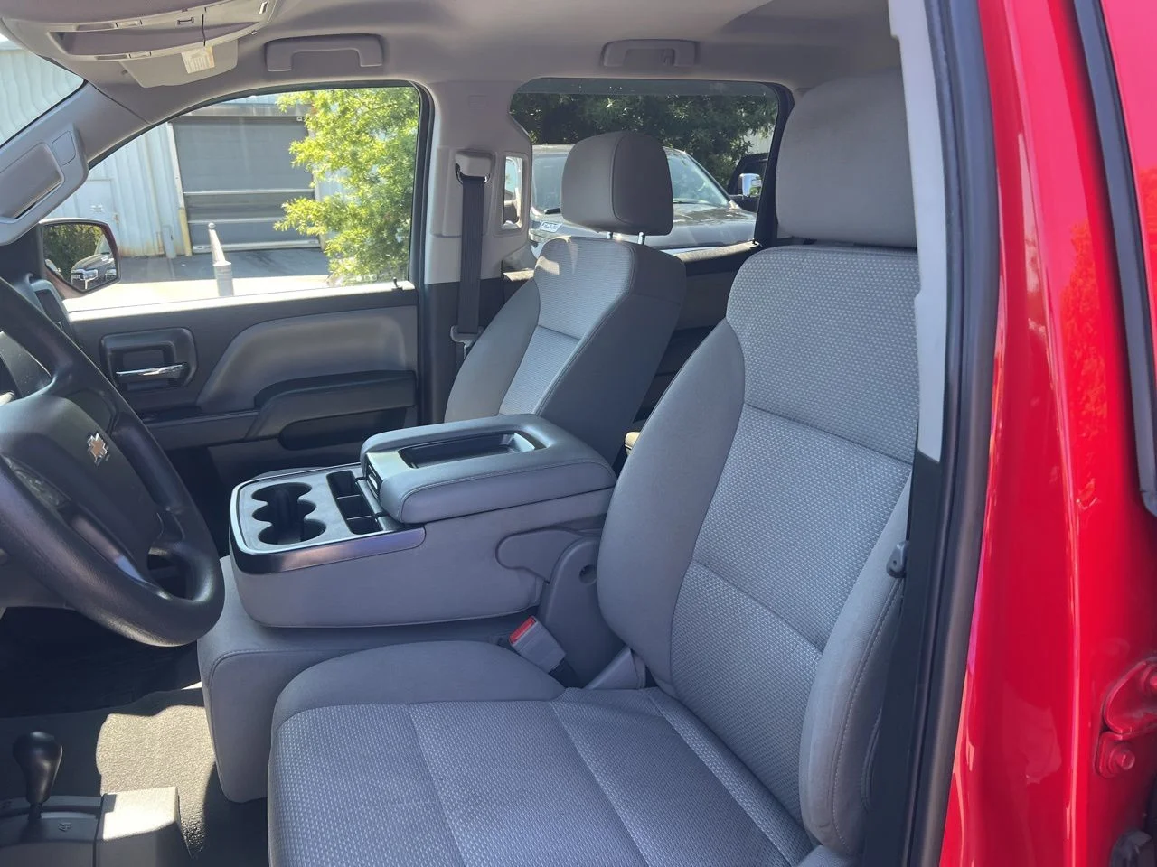 Used 2018 Red Chevrolet Custom image 18