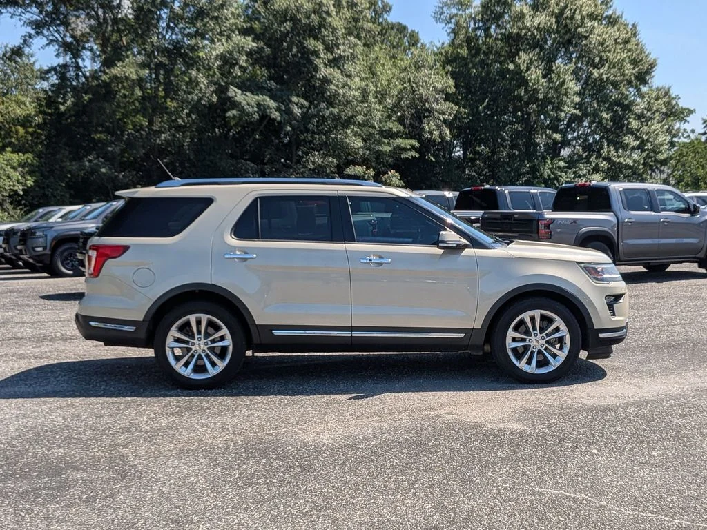 Used 2018 Silver Ford Limited image 6