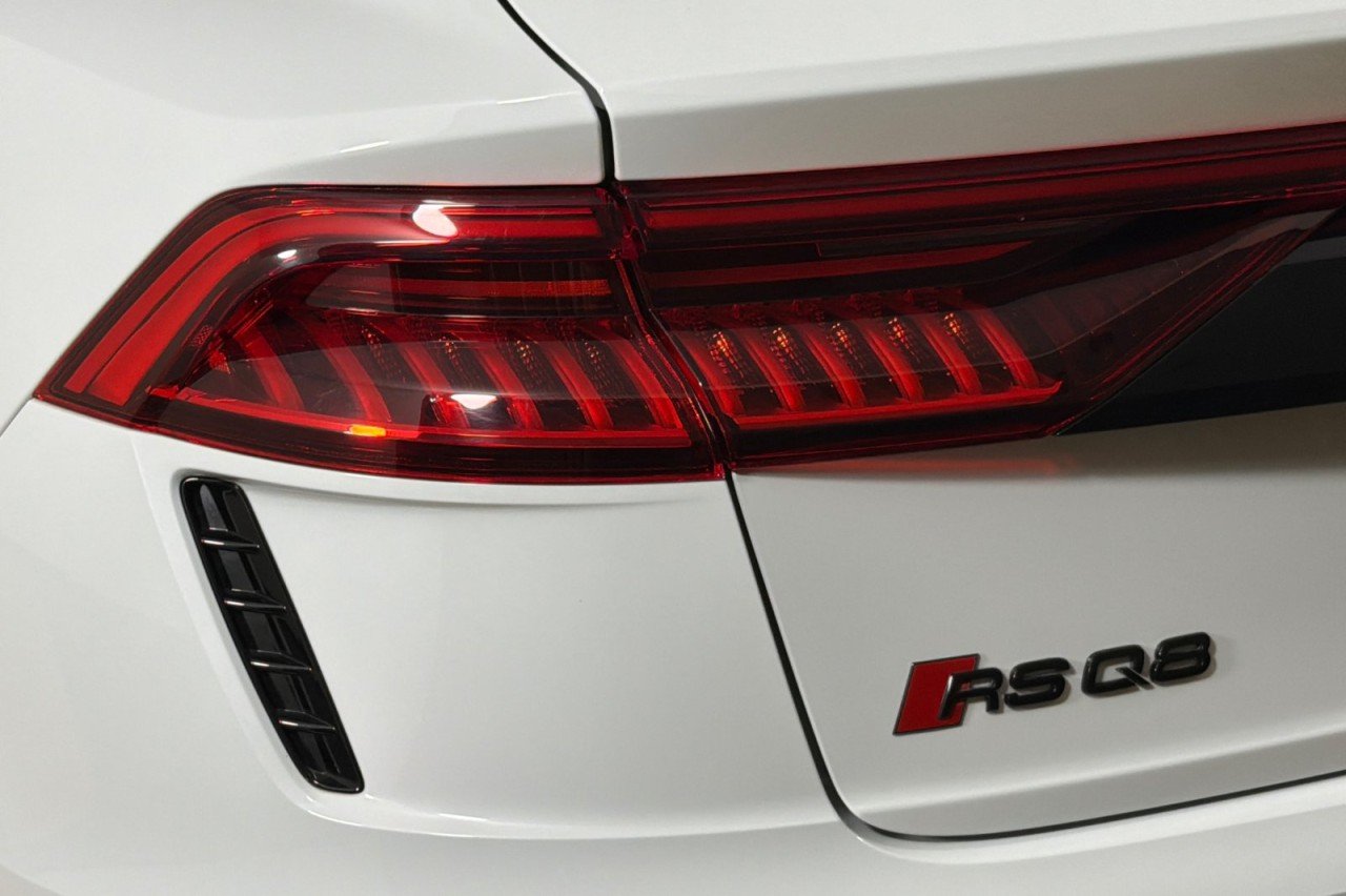 Used 2024 GLACIER WHITE METAL Audi  image 27