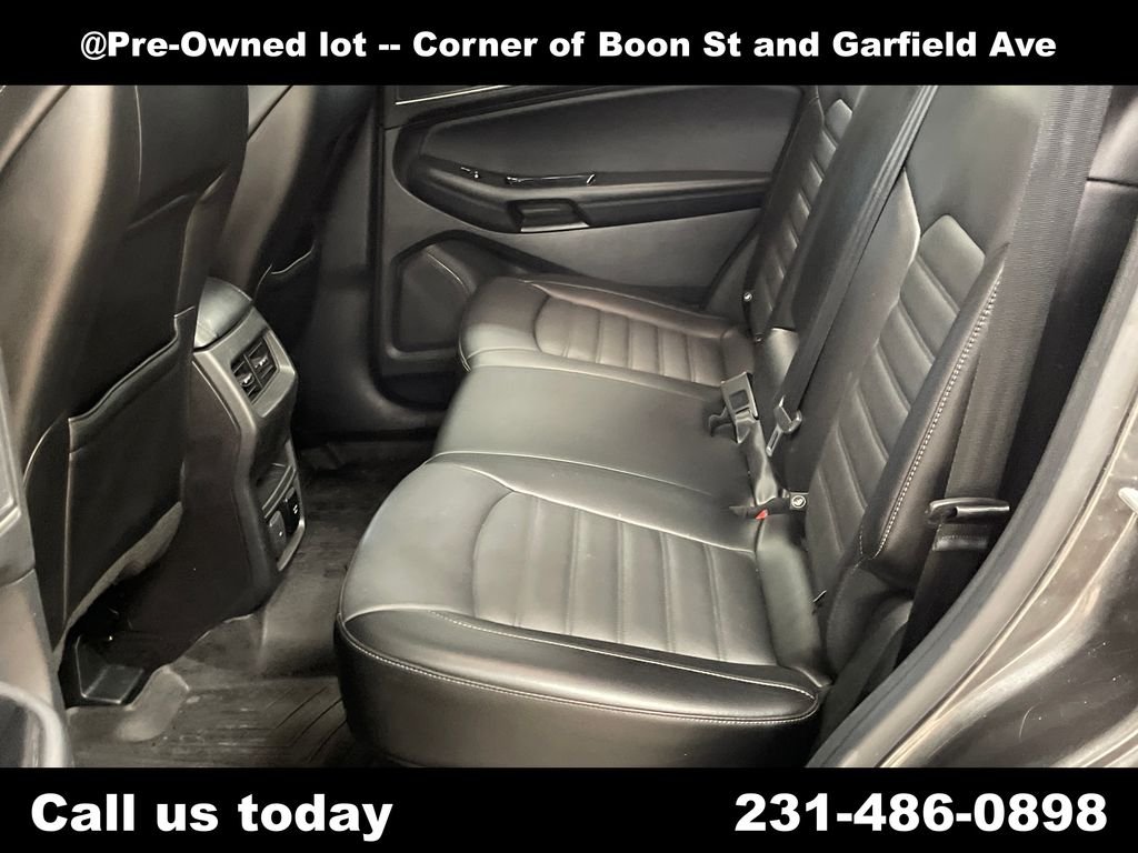Used 2018 Gray Ford SEL image 26