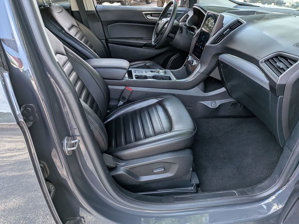 Used 2021 Gray Ford SEL image 31