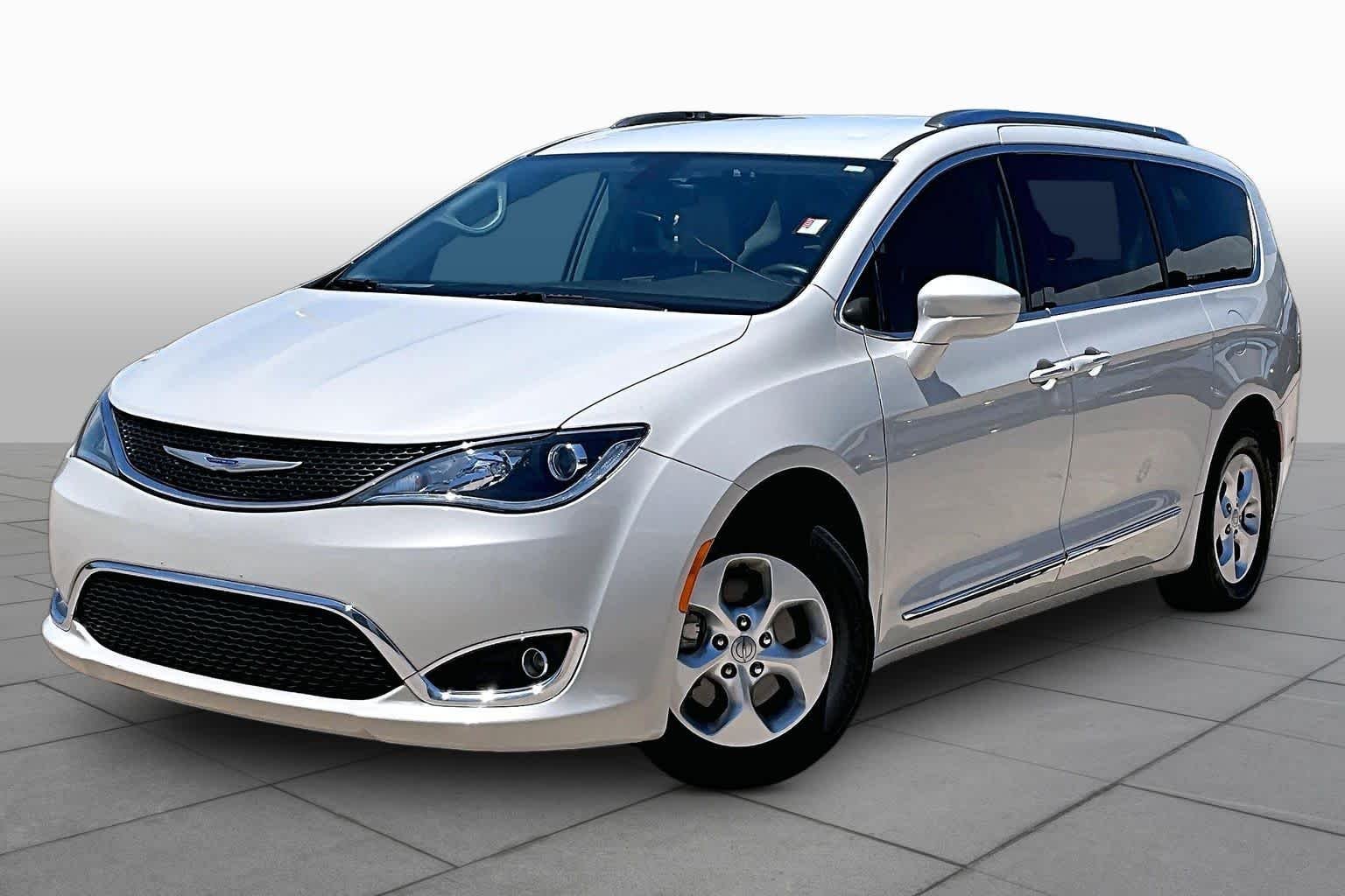 Used 2017 Tusk White Chrysler Touring-L Plus image 2