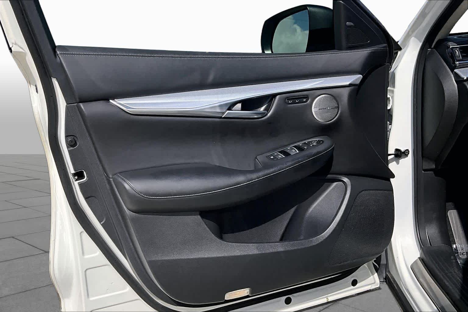 Used 2022 Majestic White INFINITI ESSENTIAL image 19