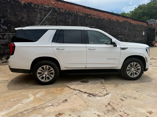 Used 2025 Summit White GMC Denali image 7