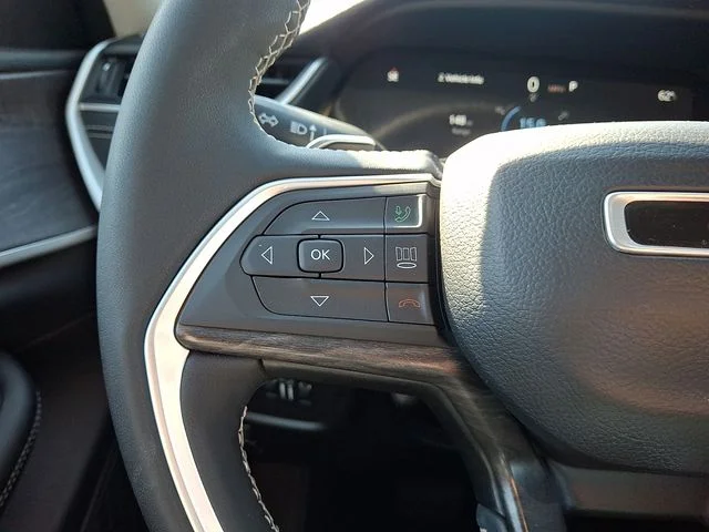 Used 2023 Gray Metallic Jeep Limited image 22
