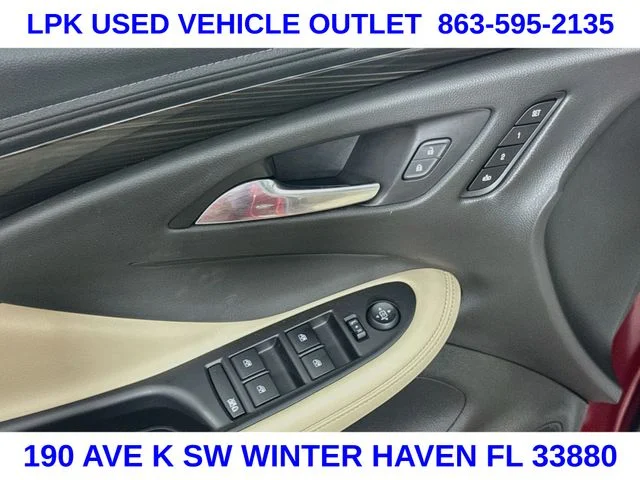 Used 2019 Red Buick Essence image 18