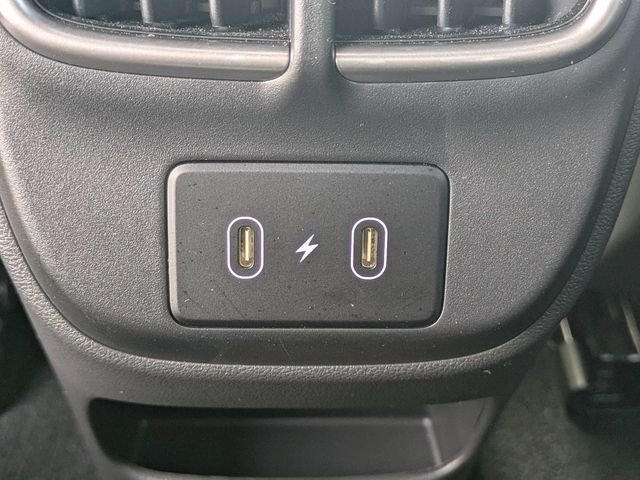 Used 2023 Gold Hyundai SEL image 13