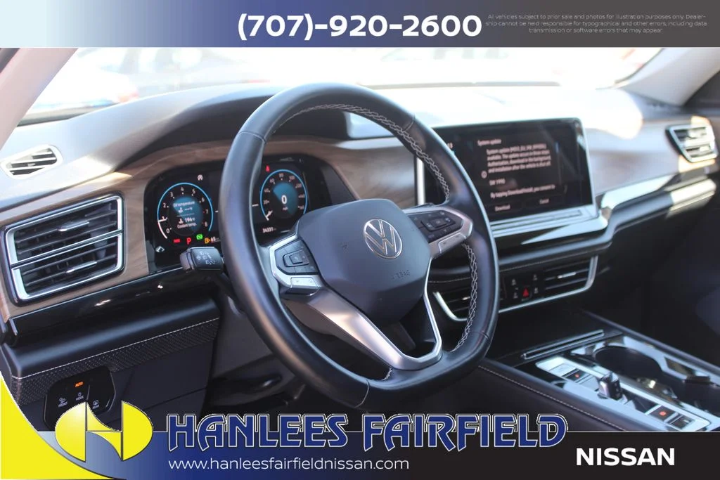 Used 2025  Volkswagen 2.0T SE w/Technology image 12