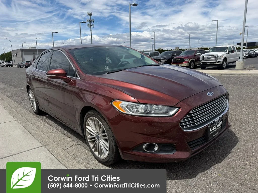 Used 2015 Bronze Fire Metallic Tinted Clearcoat Ford SE image 14
