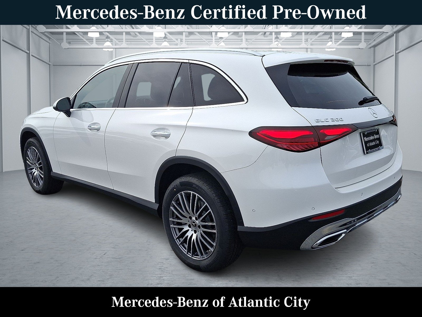 2025 Mercedes-Benz GLC Base - Photo 4