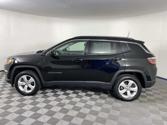 Used 2018 Black Jeep Latitude image 5