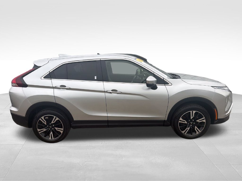 Used 2025 Silver Mitsubishi SE image 6