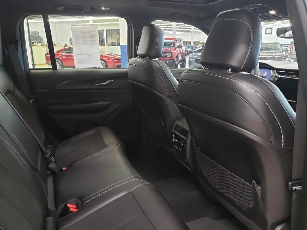 Used 2024 Diamond Black Jeep Altitude X image 17