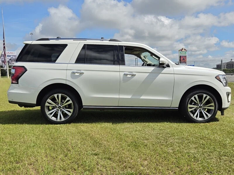 Used 2021 White Metallic FORD LIMITED image 18