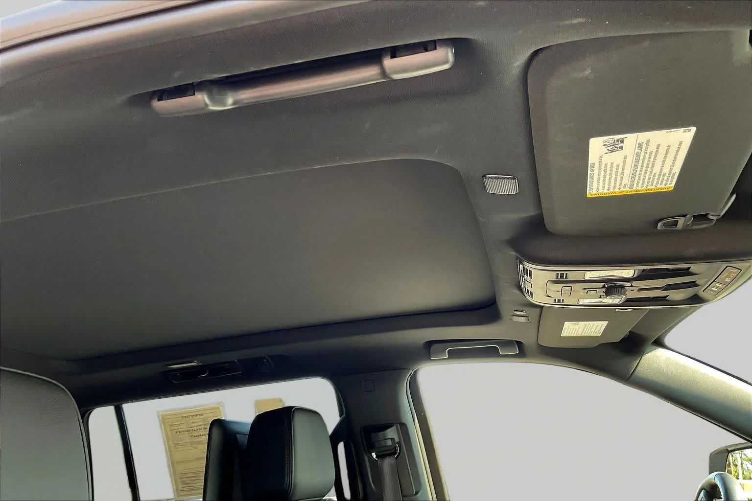 Used 2024 White Frost Tricoat GMC Denali image 14