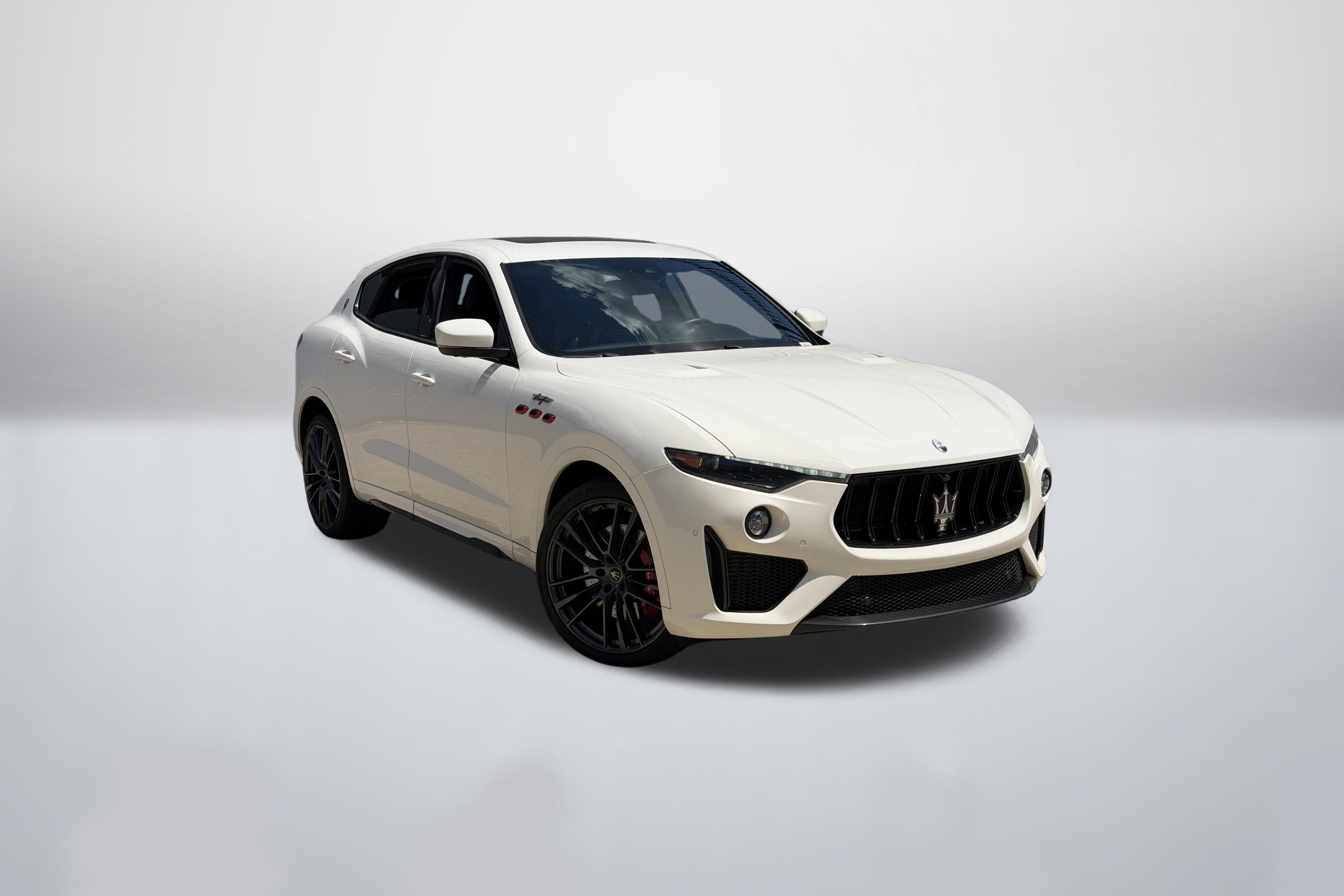 Used 2022 Bianco Maserati Trofeo image 1