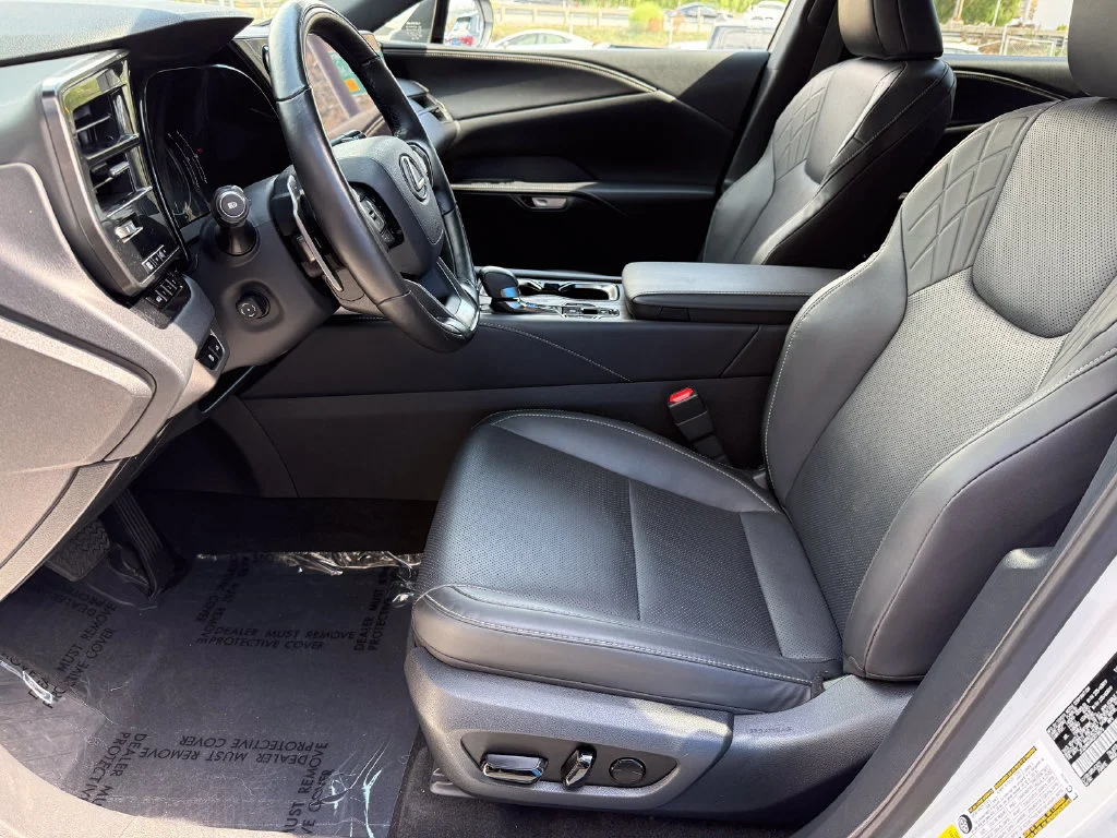 Used 2024 White Lexus RX 350 image 24