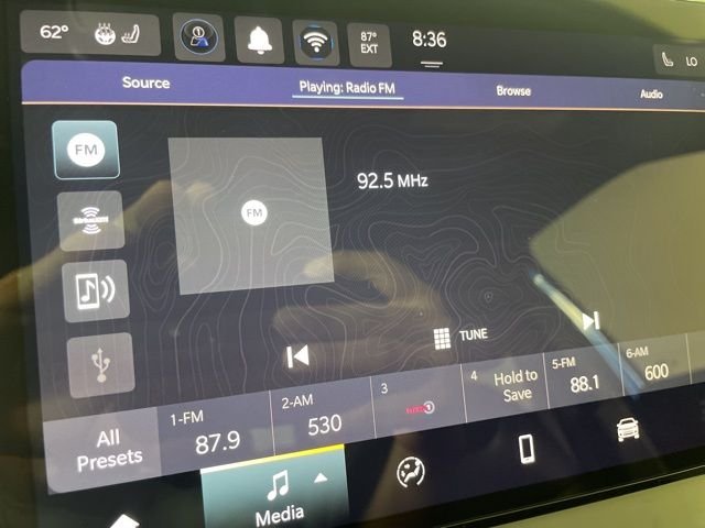 New 2026 Hydro Blue Pearlcoat Jeep Latitude image 31