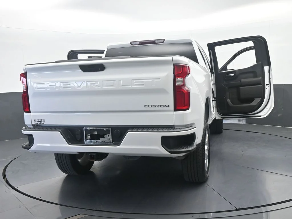 Used 2022 Summit White Chevrolet Custom image 74
