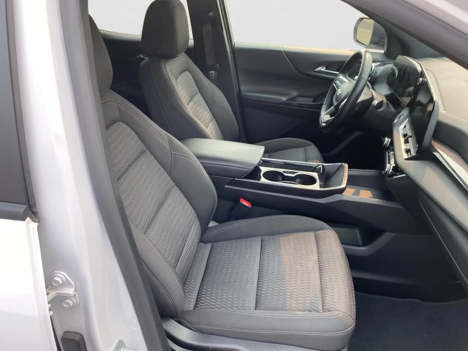 Used 2025 Summit White Chevrolet FWD LT image 21