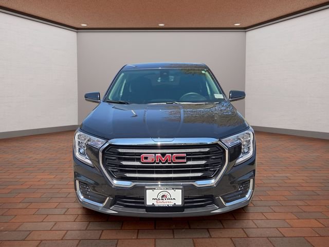 Used 2024 Ebony Twilight Metallic GMC SLE image 24