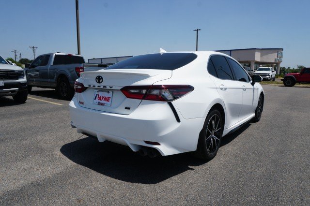 Used 2024  Toyota SE image 5