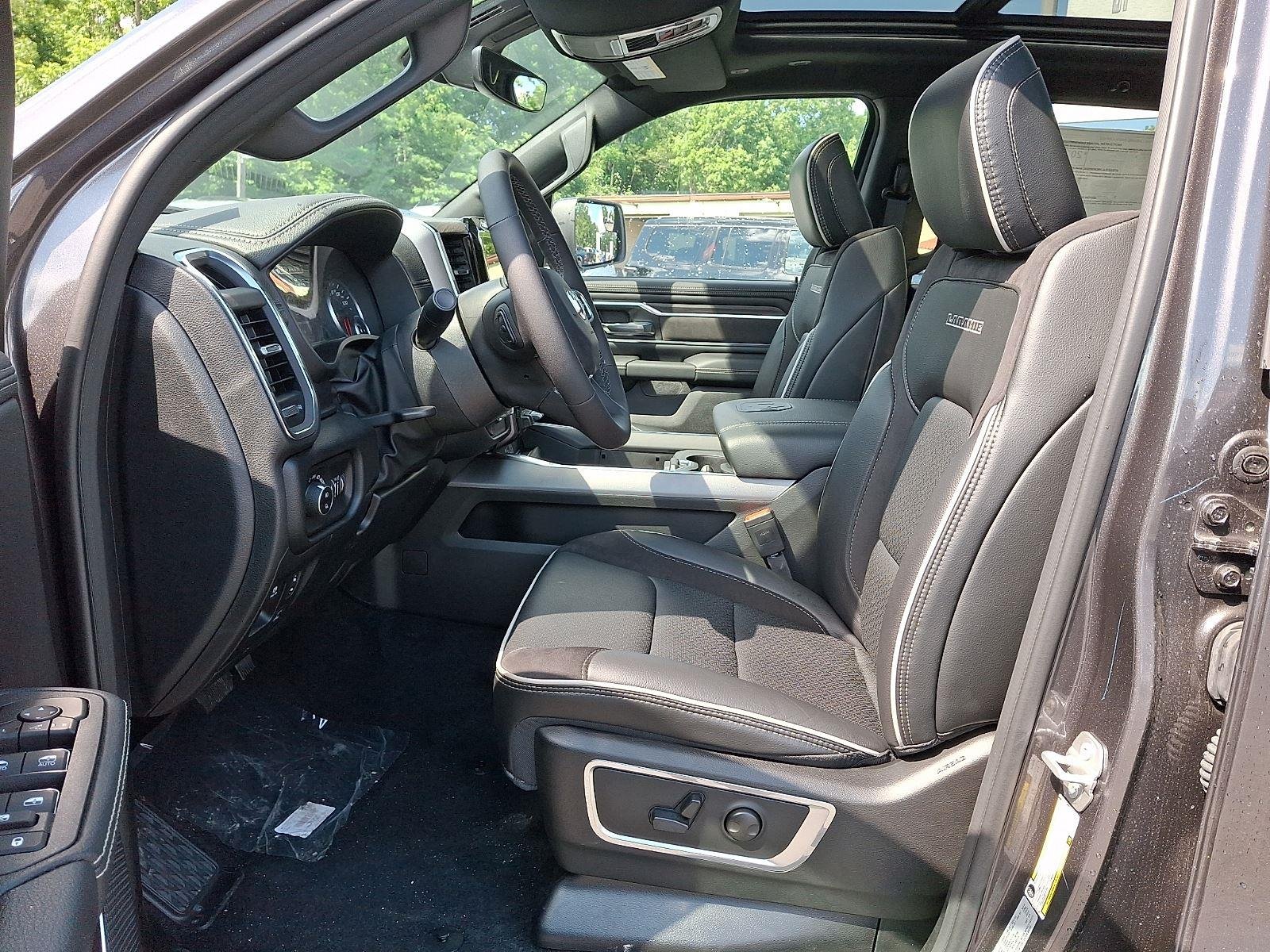 New 2026 Granite Crystal Metallic Clear-Coat Exterior Paint RAM Laramie image 9