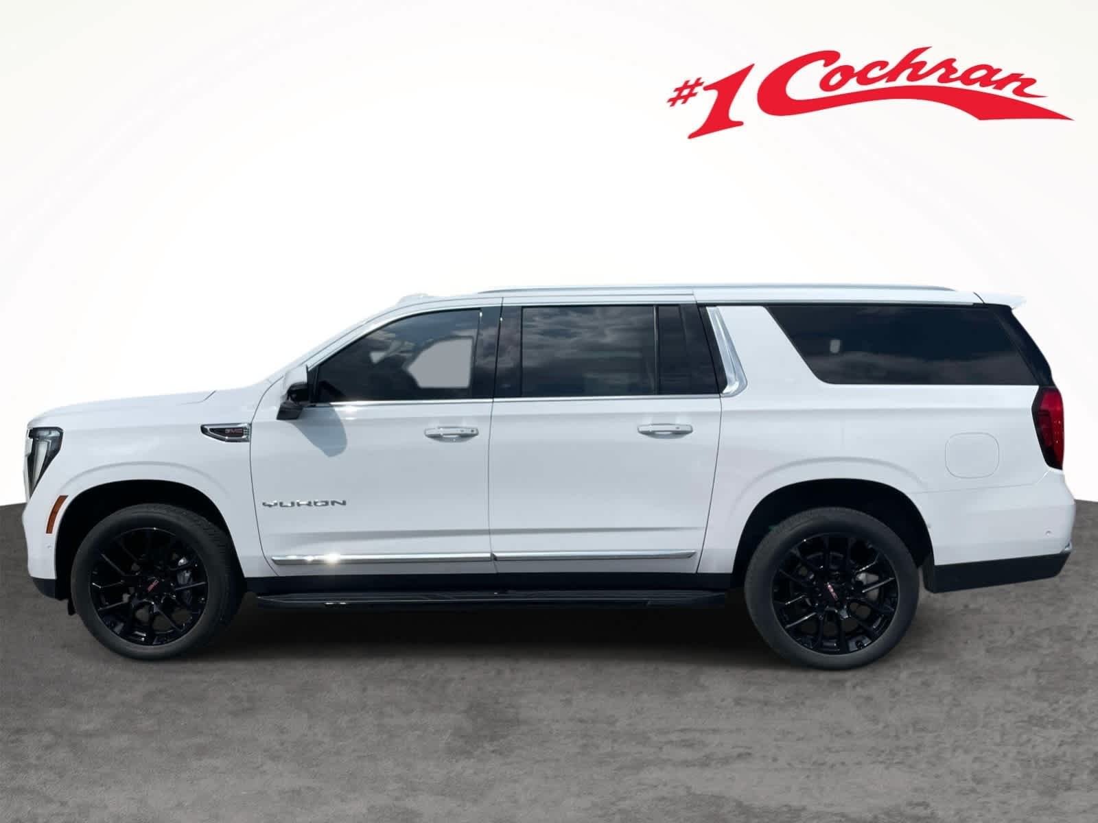 Used 2025 Summit White GMC Elevation image 10