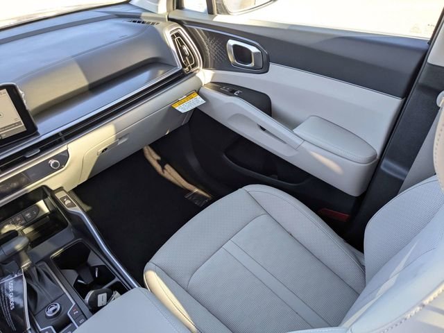2025 Kia Sorento S - Photo 16