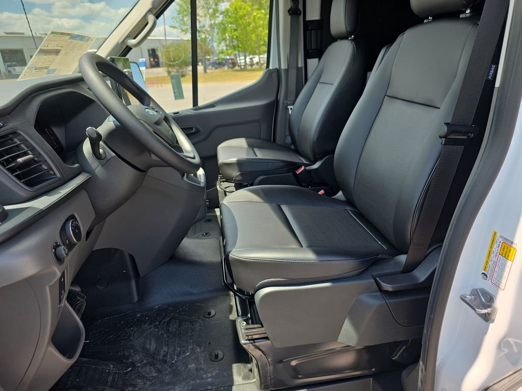 New 2026 Oxford White Ford Cargo Van image 12