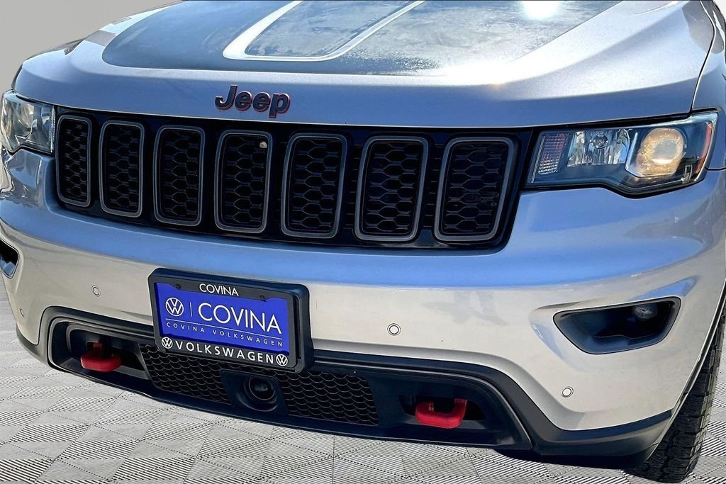 Used 2019 Silver Jeep Trailhawk image 32