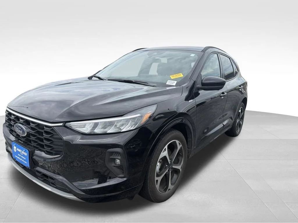 Used 2023 Black Metallic Ford ST-Line Select image 2