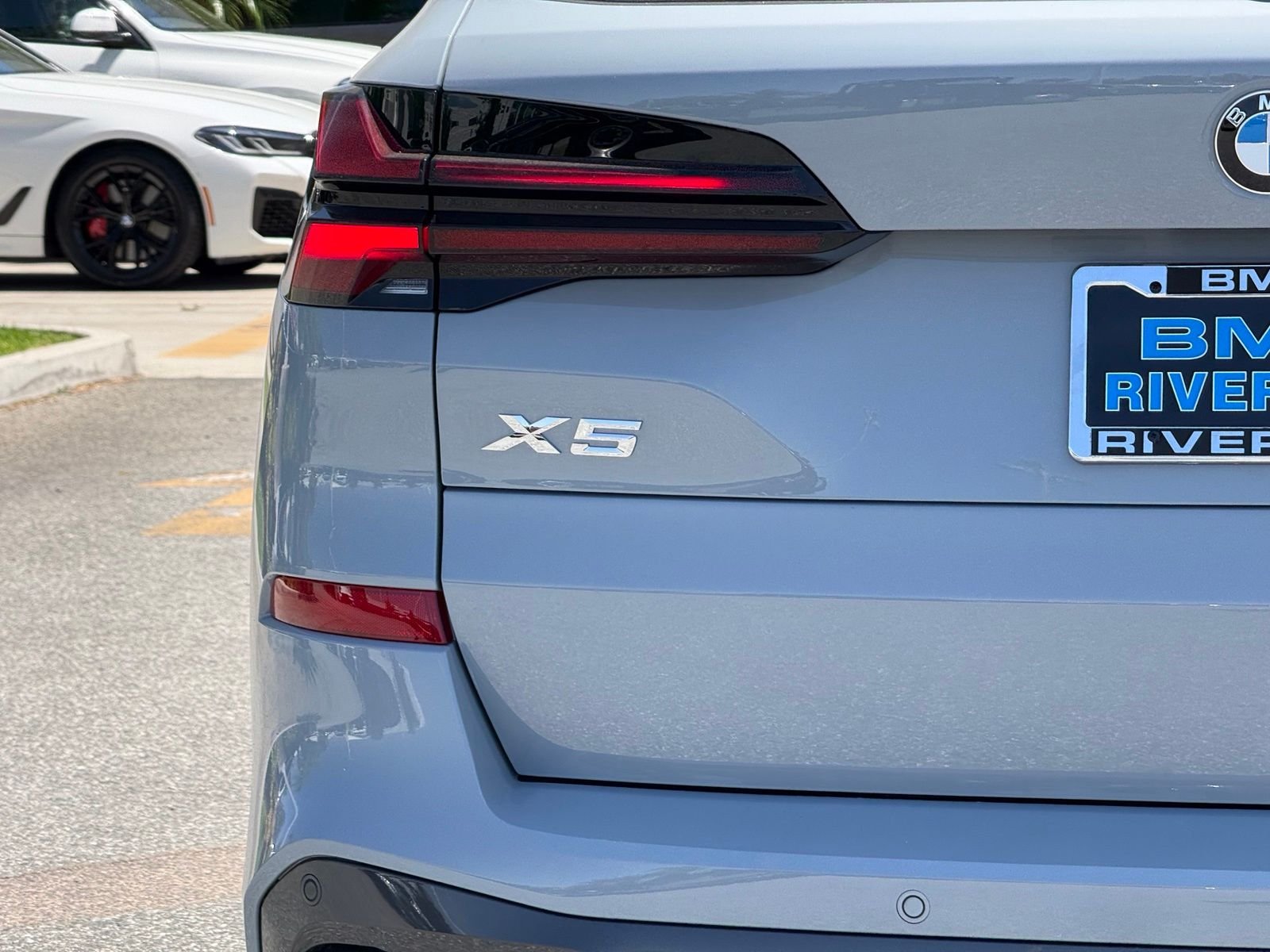 New 2026 Brooklyn Grey Metallic BMW xDrive40i image 14