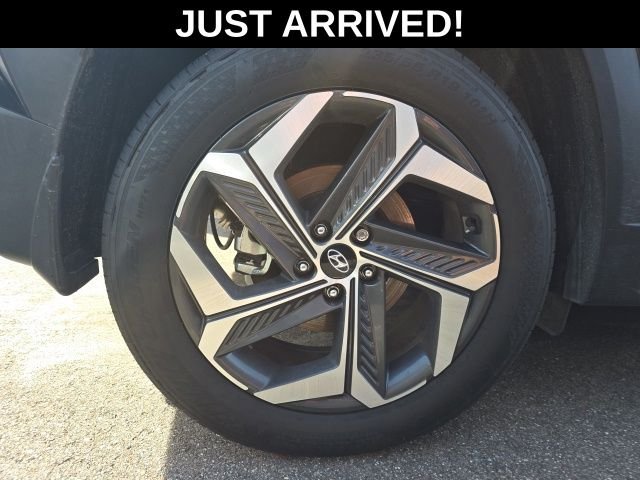 Certified Used 2024 Black Hyundai SEL image 6