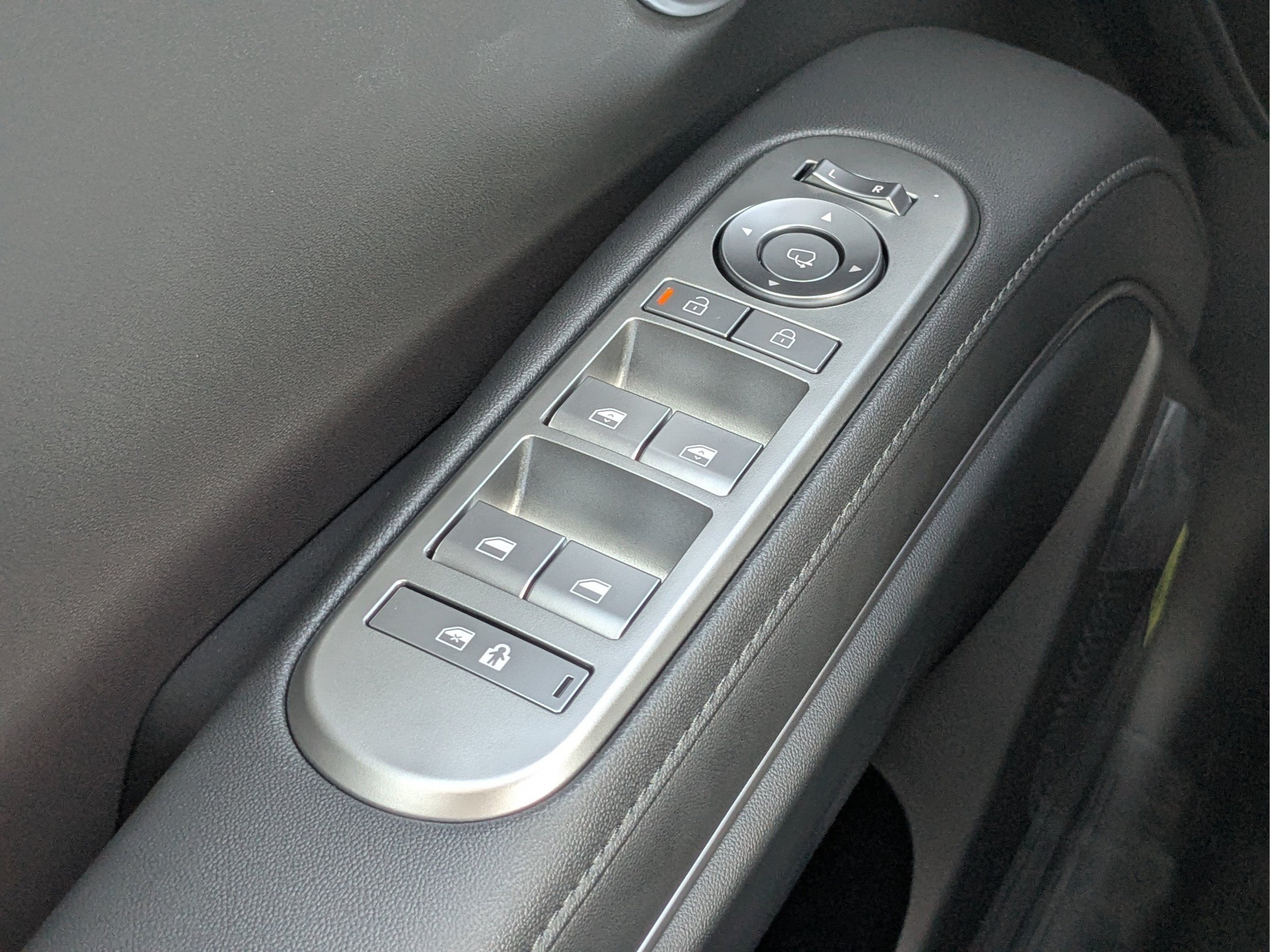 New 2027 Ecotronic Gray Pearl Hyundai SEL Premium FWD image 30