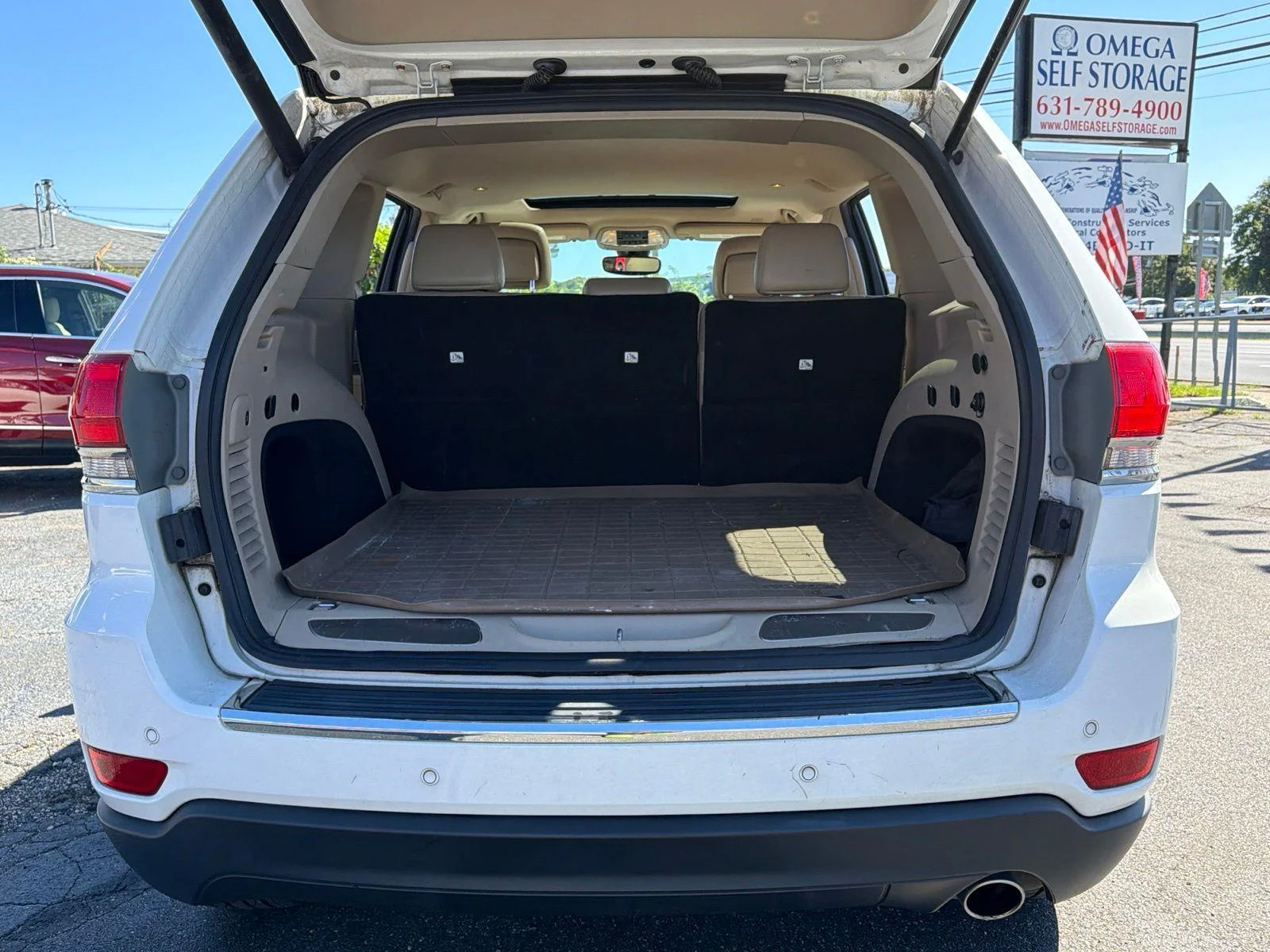Used 2018 White Jeep Limited image 11