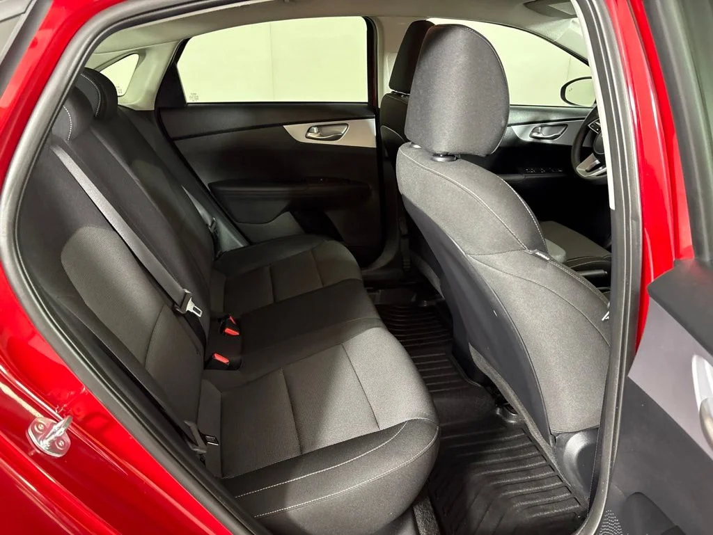 Used 2024 Red Kia LXS image 17