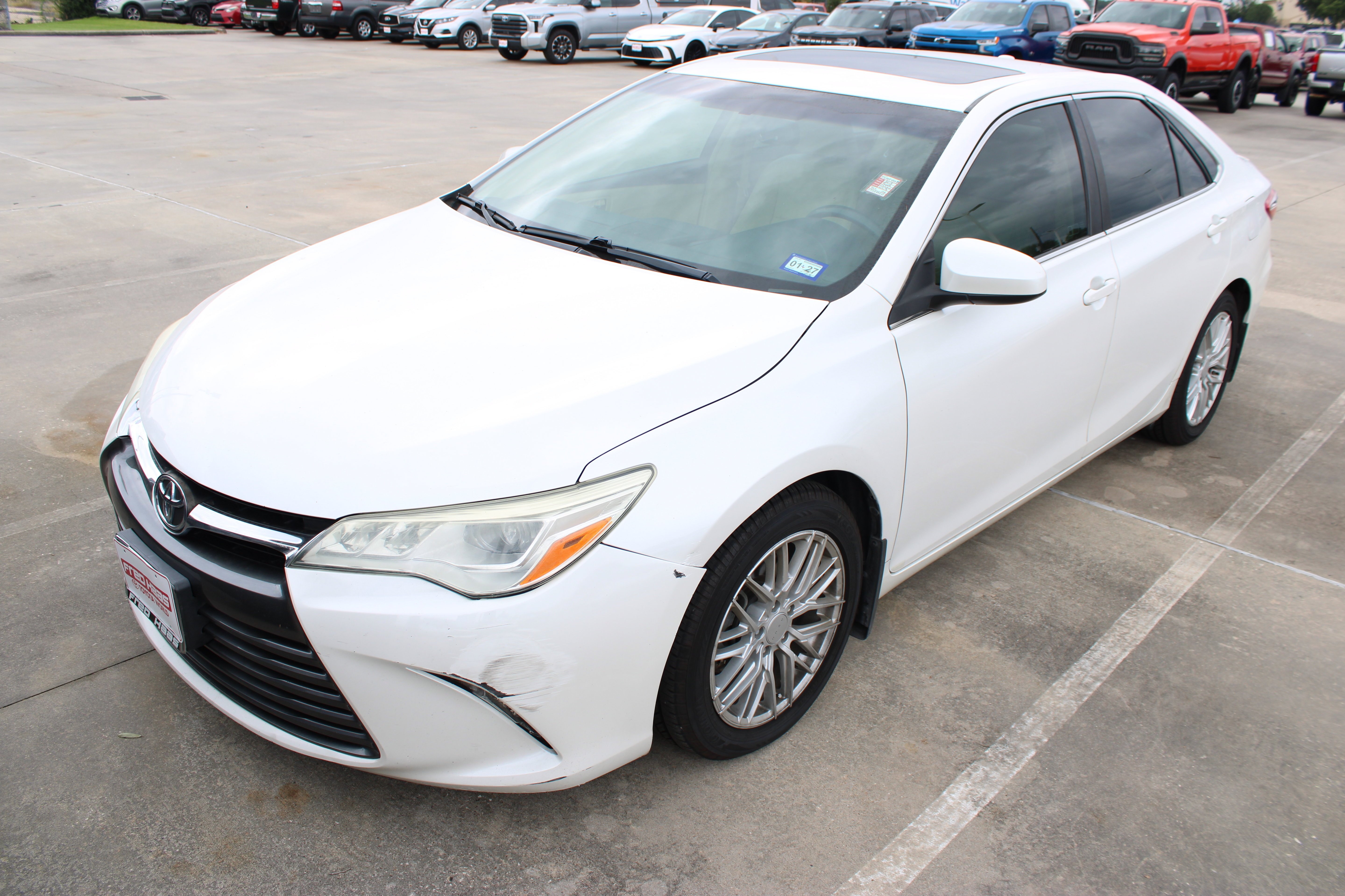 Used 2015 PEARLWHITE Toyota XLE image 3