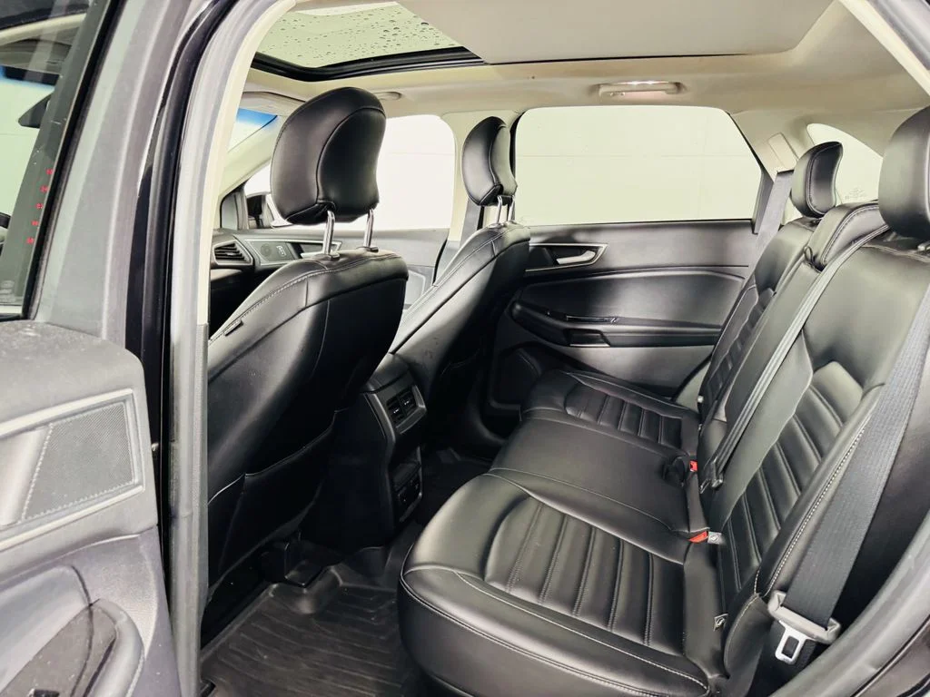 Used 2019 Black Ford SEL image 21