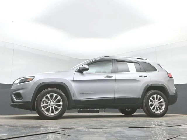 Used 2019 Billet Silver Metallic Clearcoat Jeep Latitude image 42