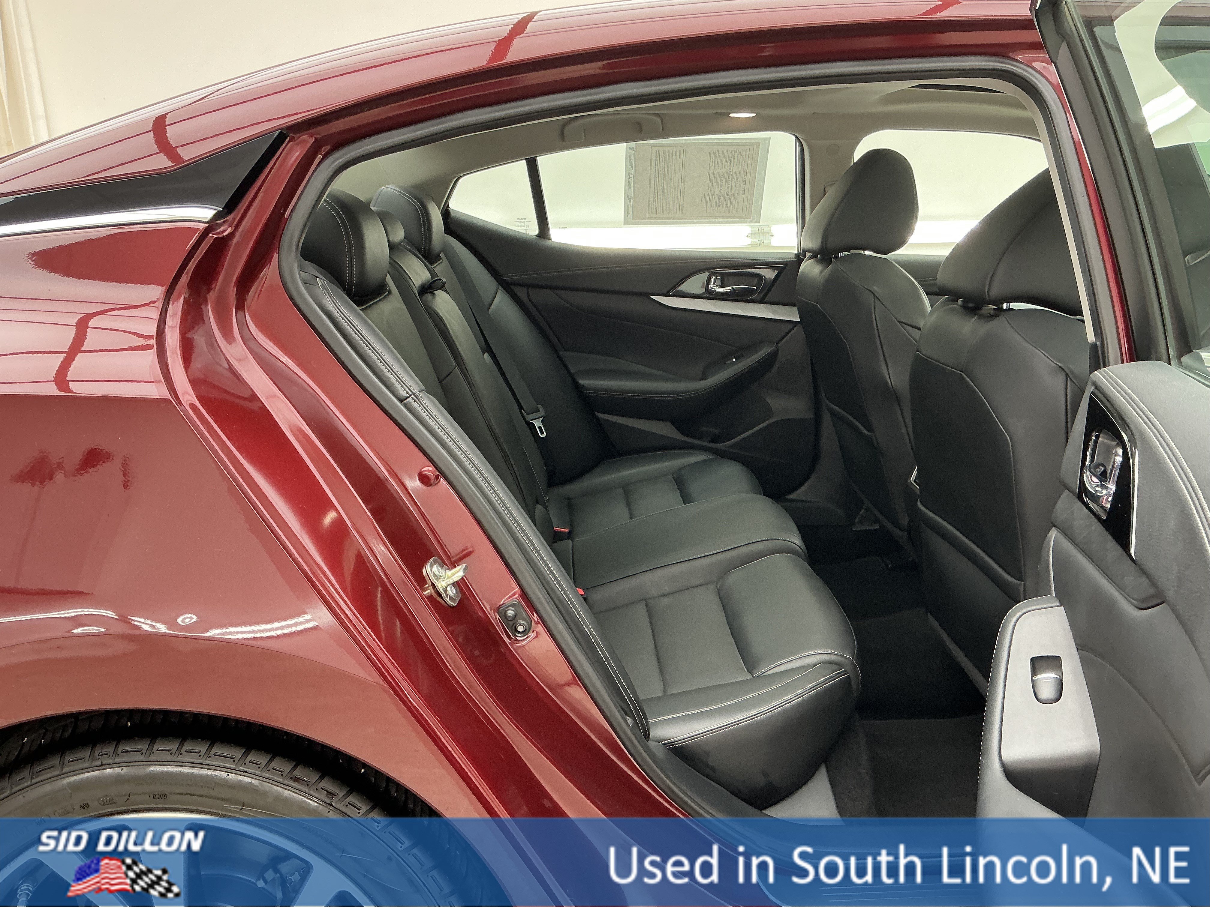 Used 2017 Coulis Red Nissan SL image 23