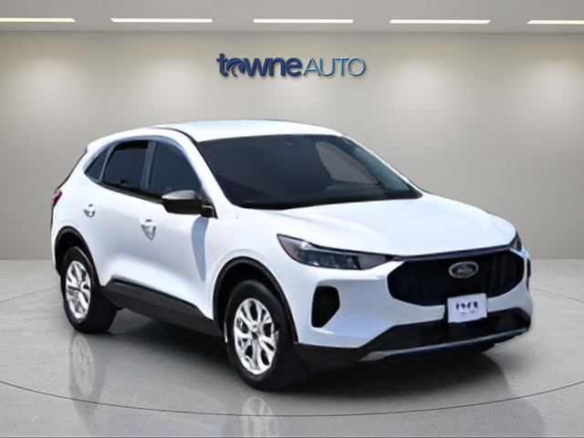 Used 2023 White Ford Active image 9