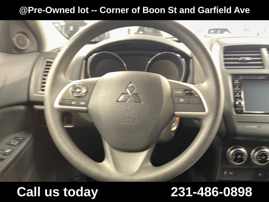 Used 2024  Mitsubishi  image 19