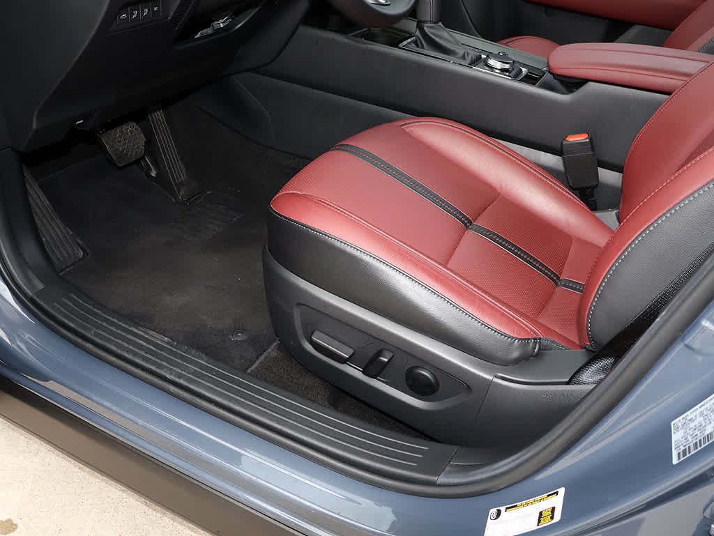 Used 2025 Polymetal Gray Metallic Mazda Premium Package image 22