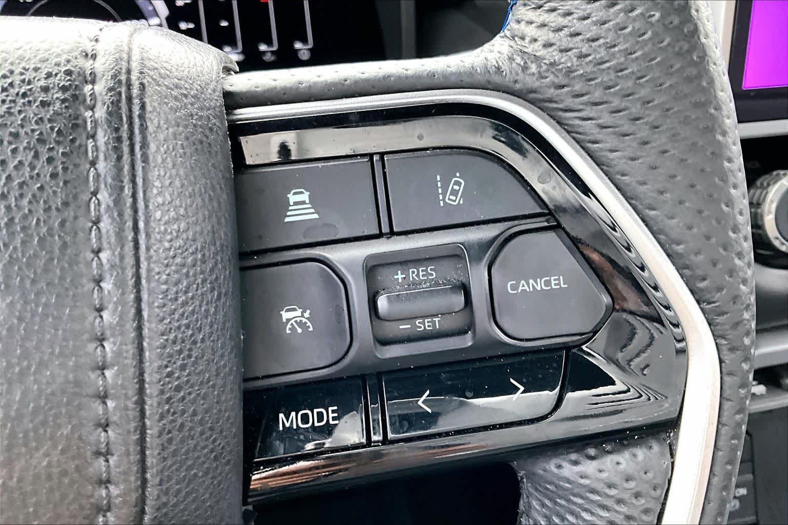 2025 Toyota Sequoia Platinum - Photo 22