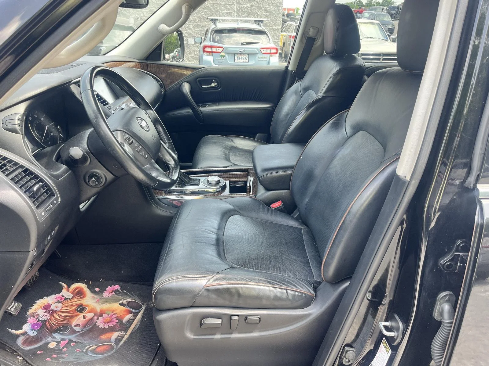 Used 2019 Super Black Nissan SL image 12