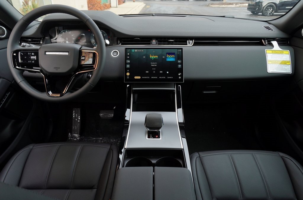 2026 LAND ROVER RANGE ROVER EVOQUE - Image 8