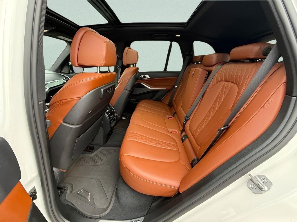 Certified Used 2022 Alpine White BMW M50i image 23