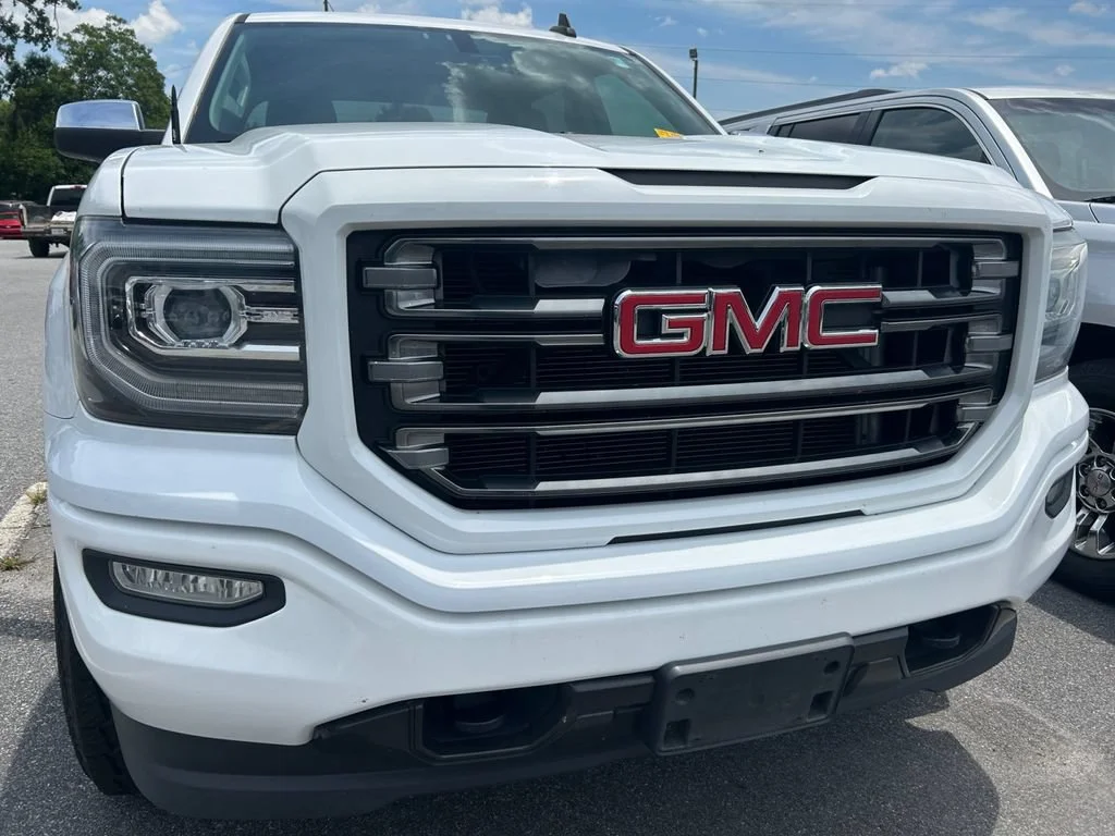 Used 2016 White GMC SLE image 4
