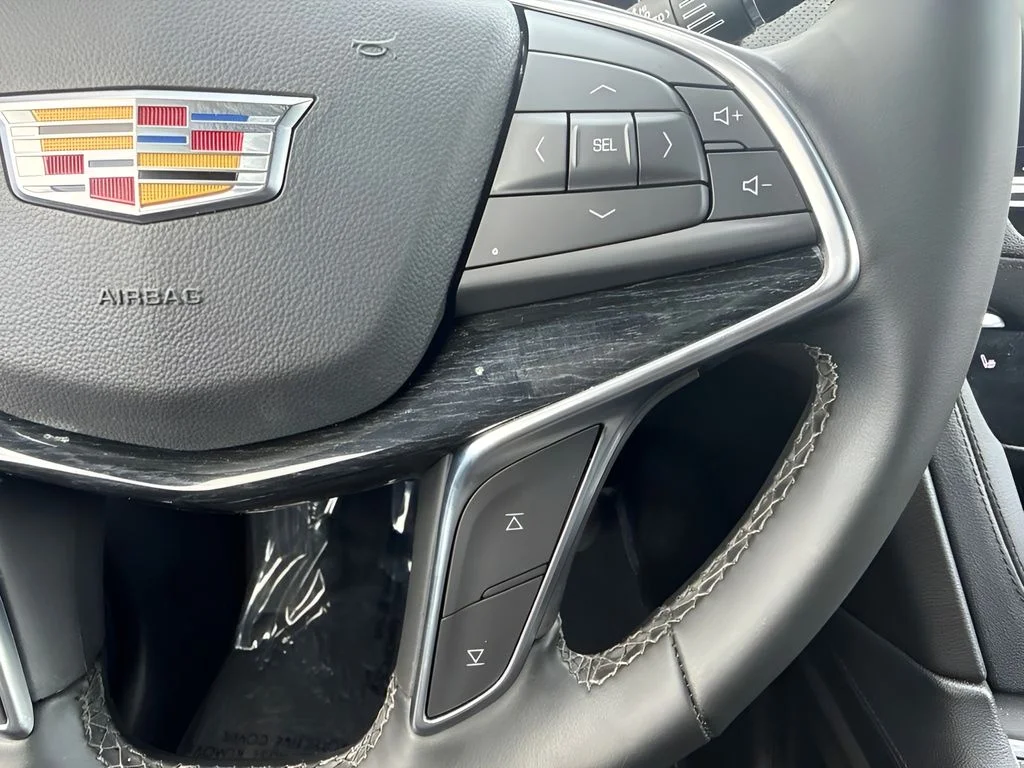 Used 2025 White Cadillac Premium Luxury image 17